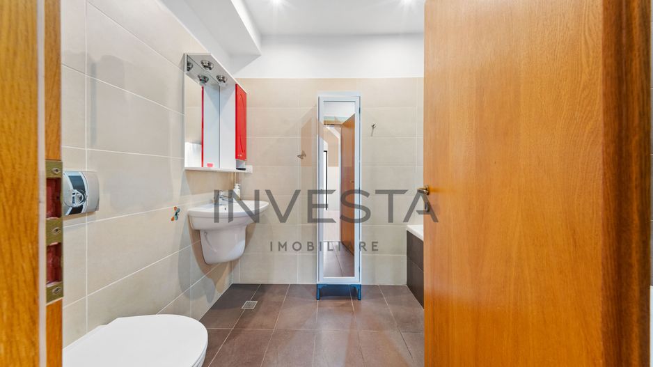 Casa eficienta energetic, cu garaj si 3 locuri de parcare | Faget - Poză 11