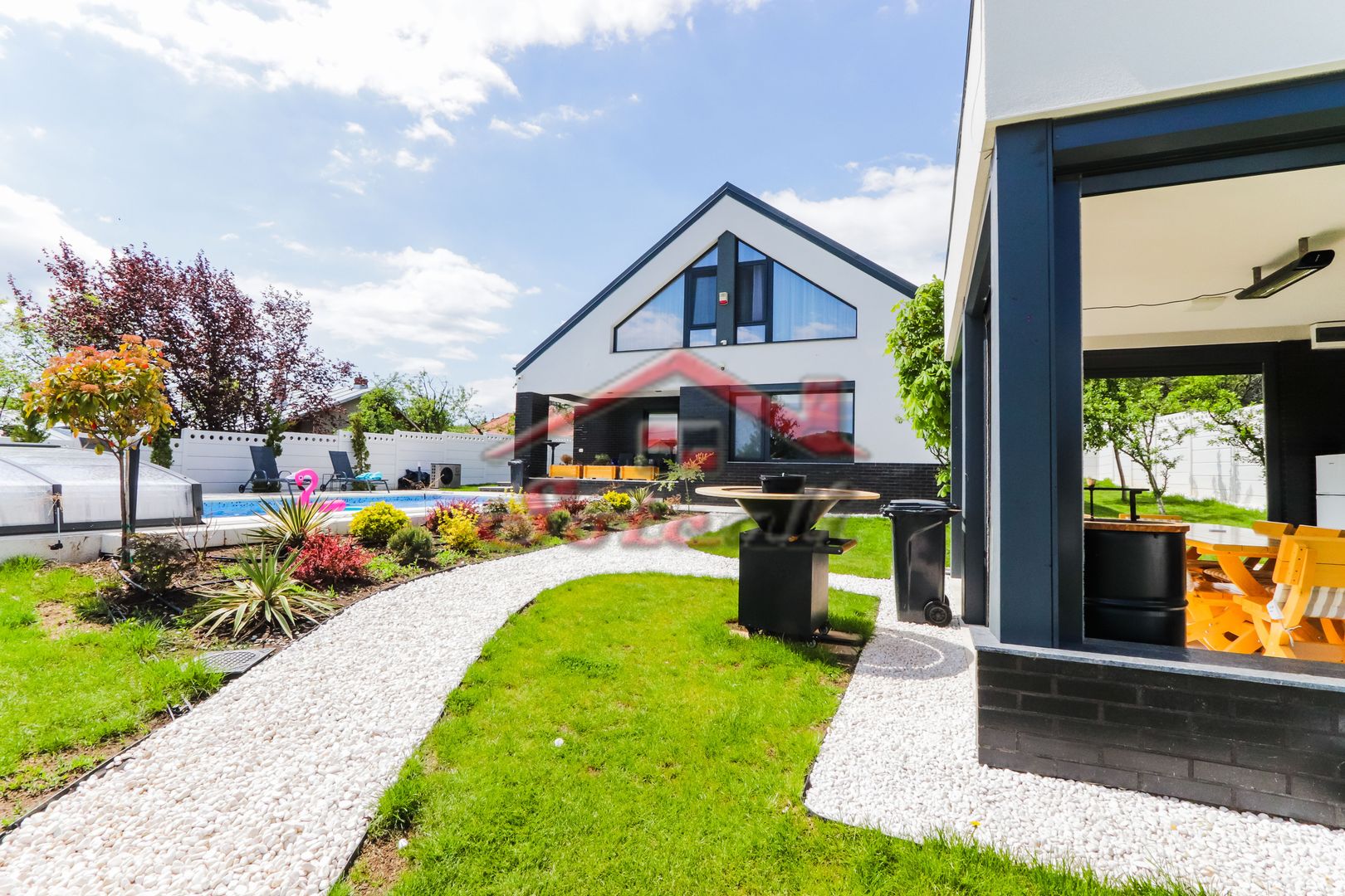 VILĂ MODERNĂ DE LUX CU PISCINĂ, FOTOVOLTAICE ȘI FOIȘOR – BREAZA - Poză 3