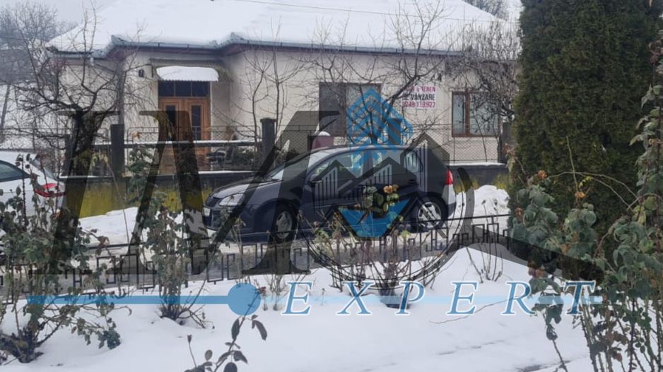 Casa ,curte și gradina.Teren cu 2700 mp. - Poză 12