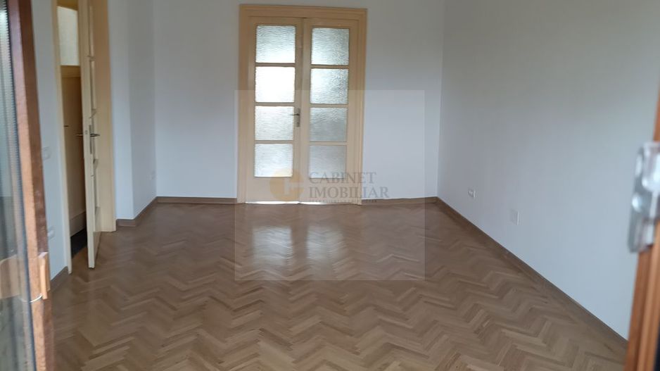 4 camere + boxa | Piata Kogalniceanu | creditabil | et. intermediar - Poză 2