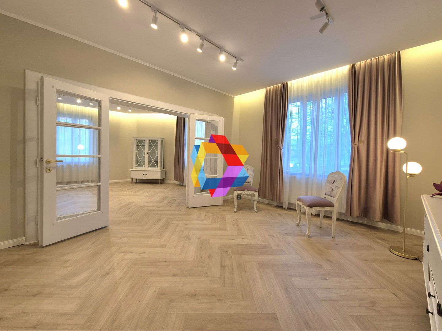 Spatiu de birouri la casa - 183 mp - Poză 1