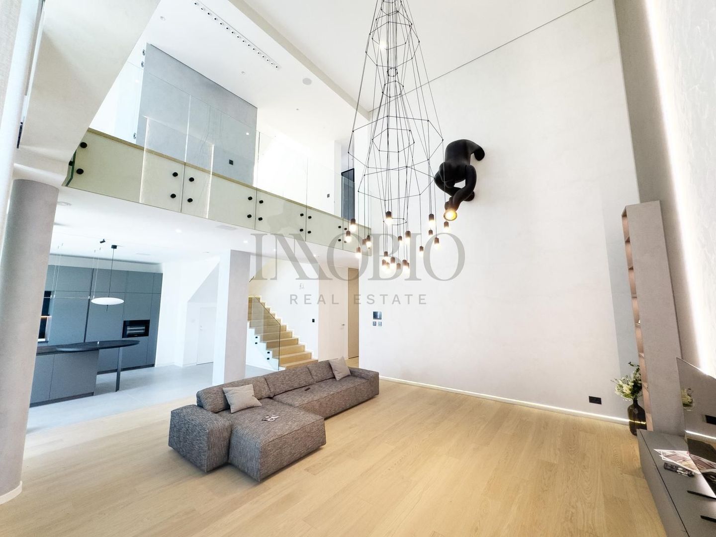 Vila 6 Camere | Piscina | Smart Home | Panouri Fotovoltaice - Poză 4