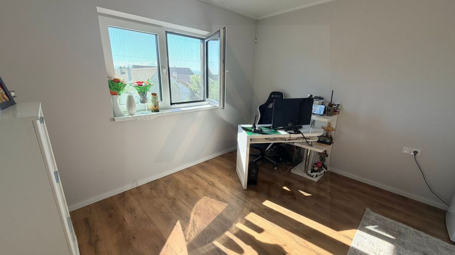 Casa individuala utilata 4 camere 120 mp utili garaj si teren Cristian - Poză 15