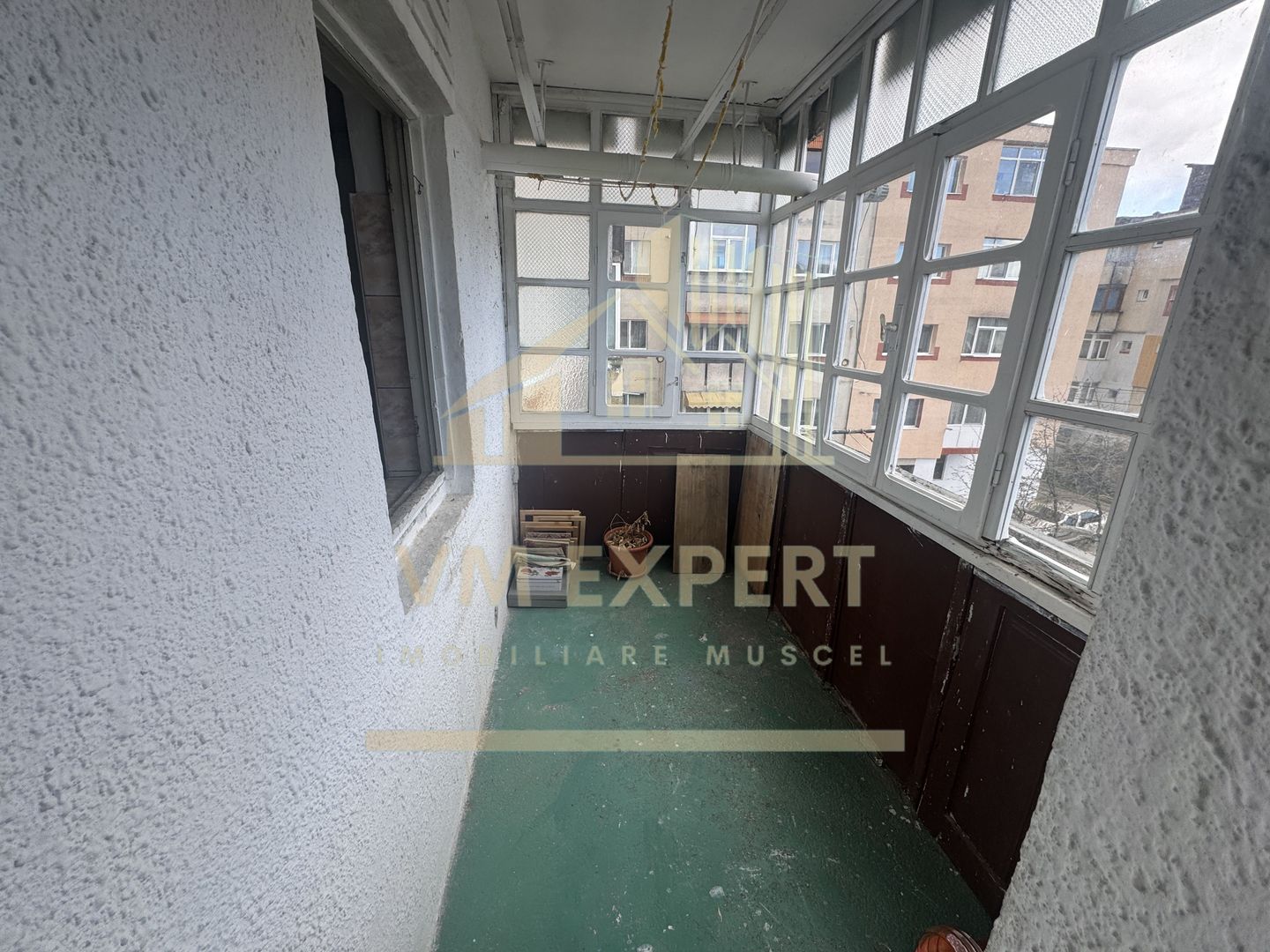 APARTAMENT 3 CAMERE ETAJ 2 GRUI  CAMPULUNG - Poză 14