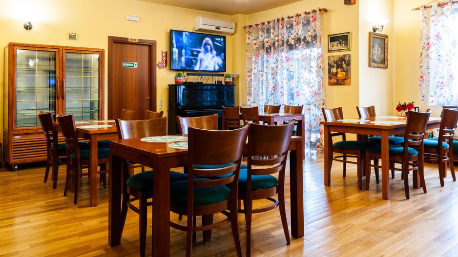 Vila 19 camere pretabila | azil batrani | gradinita | after school - Poză 2