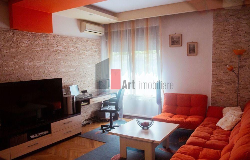 Vânzare apartament 3 camere Unirii - Poză 2