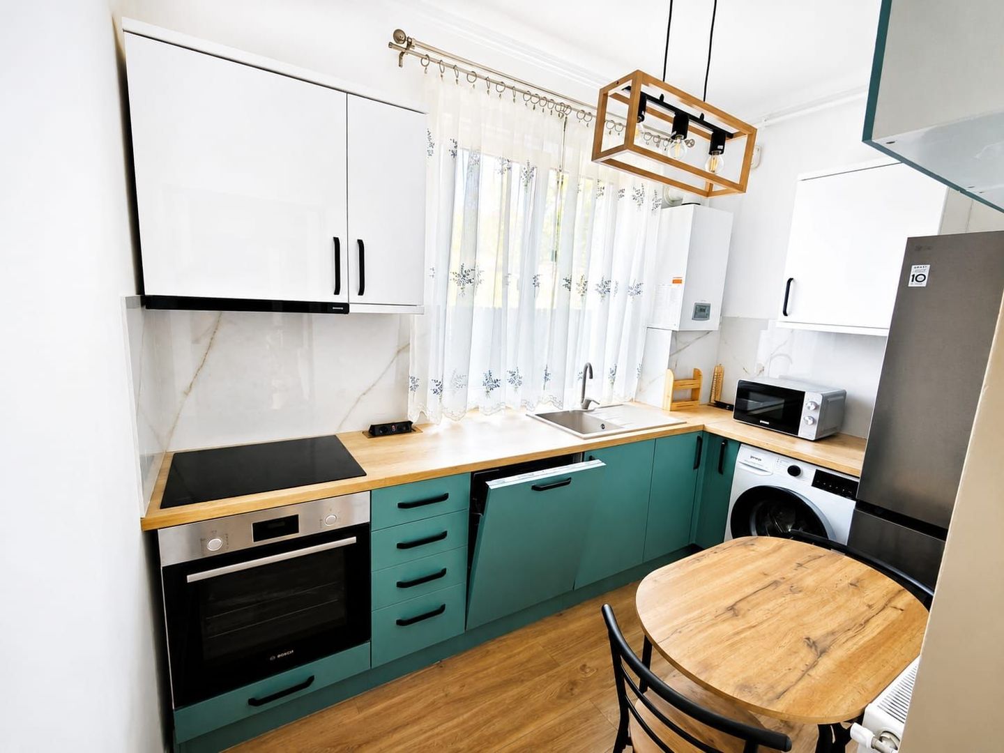 Apartament 2 camere,55mp,1 terasă 100 mp.1 parcare privată - Poză 4