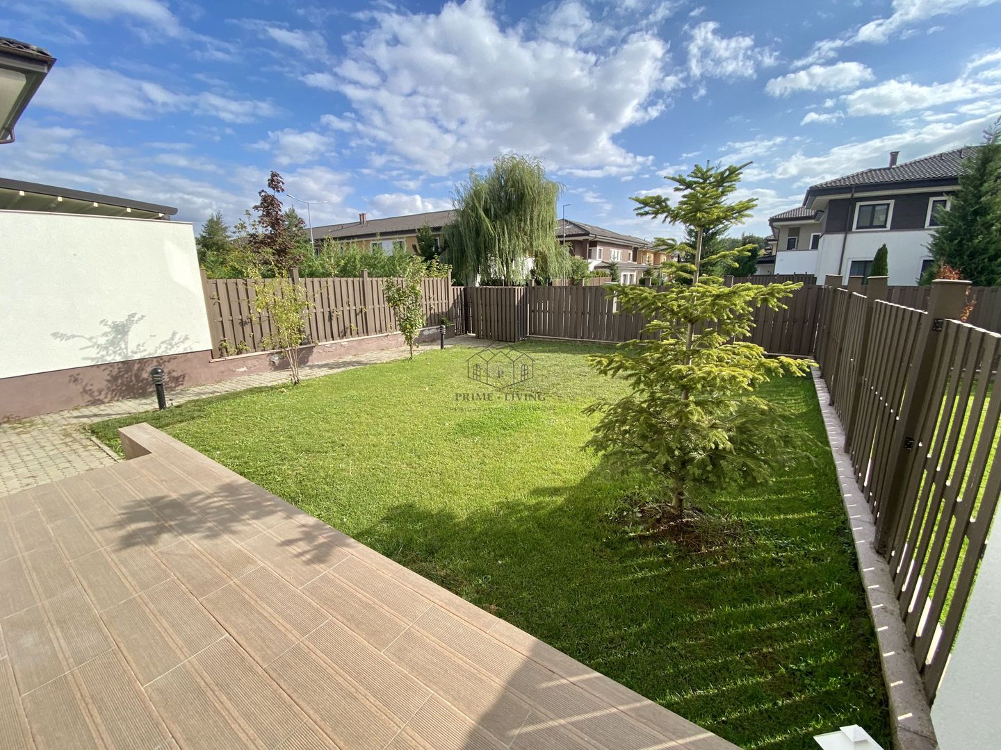 VILA SPATIOASA CU 5 CAMERE LA INCHIRIERE IN COMPLEX REZIDENTIAL - Poză 6