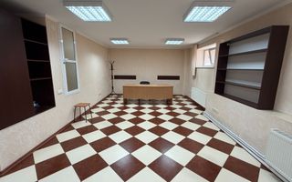 Se oferă spre închiriere casă în centrul orașului, ideală pentru birouri, clinică sau centru educați - Poză 22
