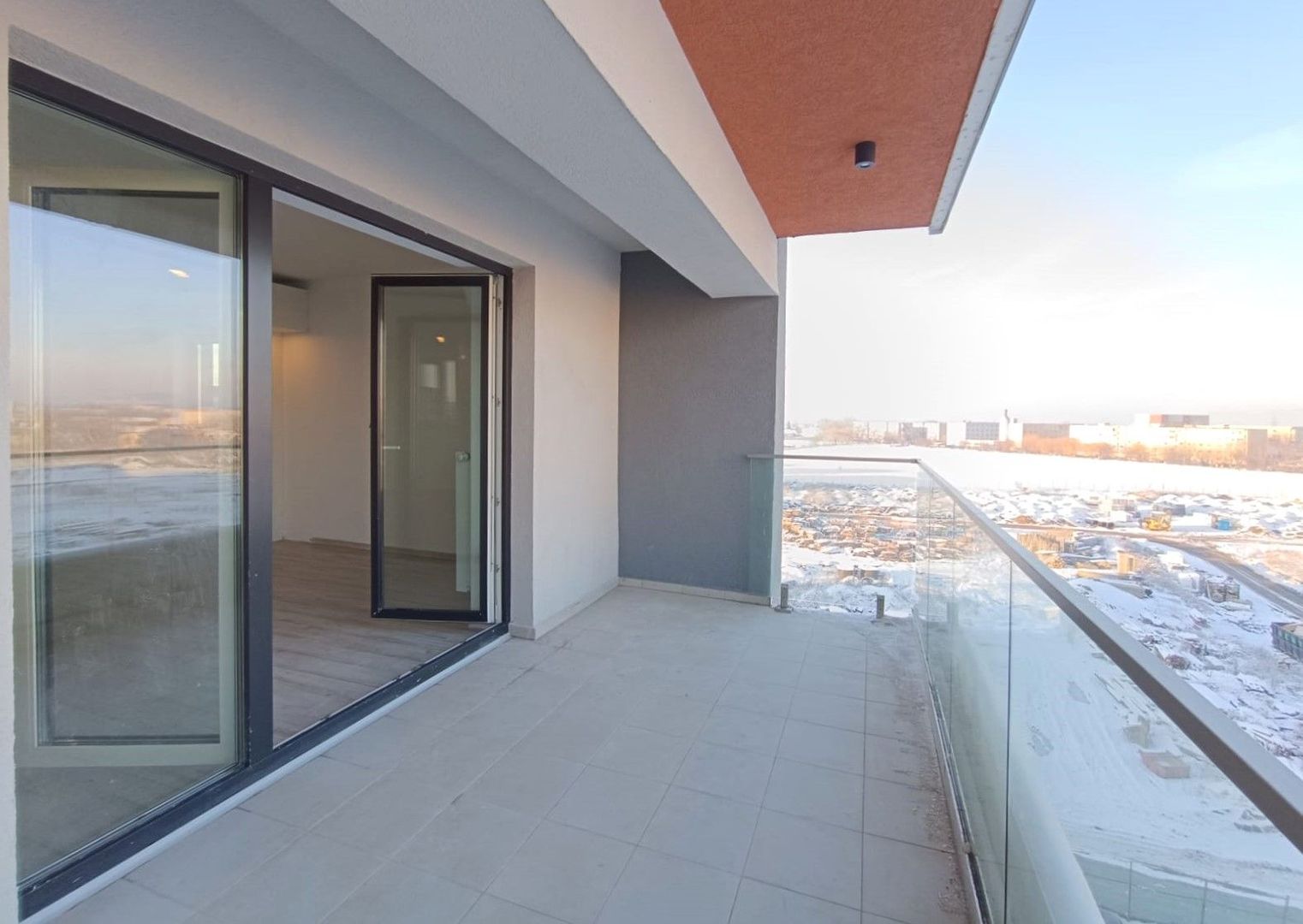 Oferim spre vanzare apartament 2 camere modern cu pereti retractabili - Poză 3