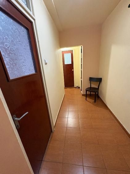 Apartament vânzare  zona de trafic  important , hipermarketuri, școala. - Poză 5