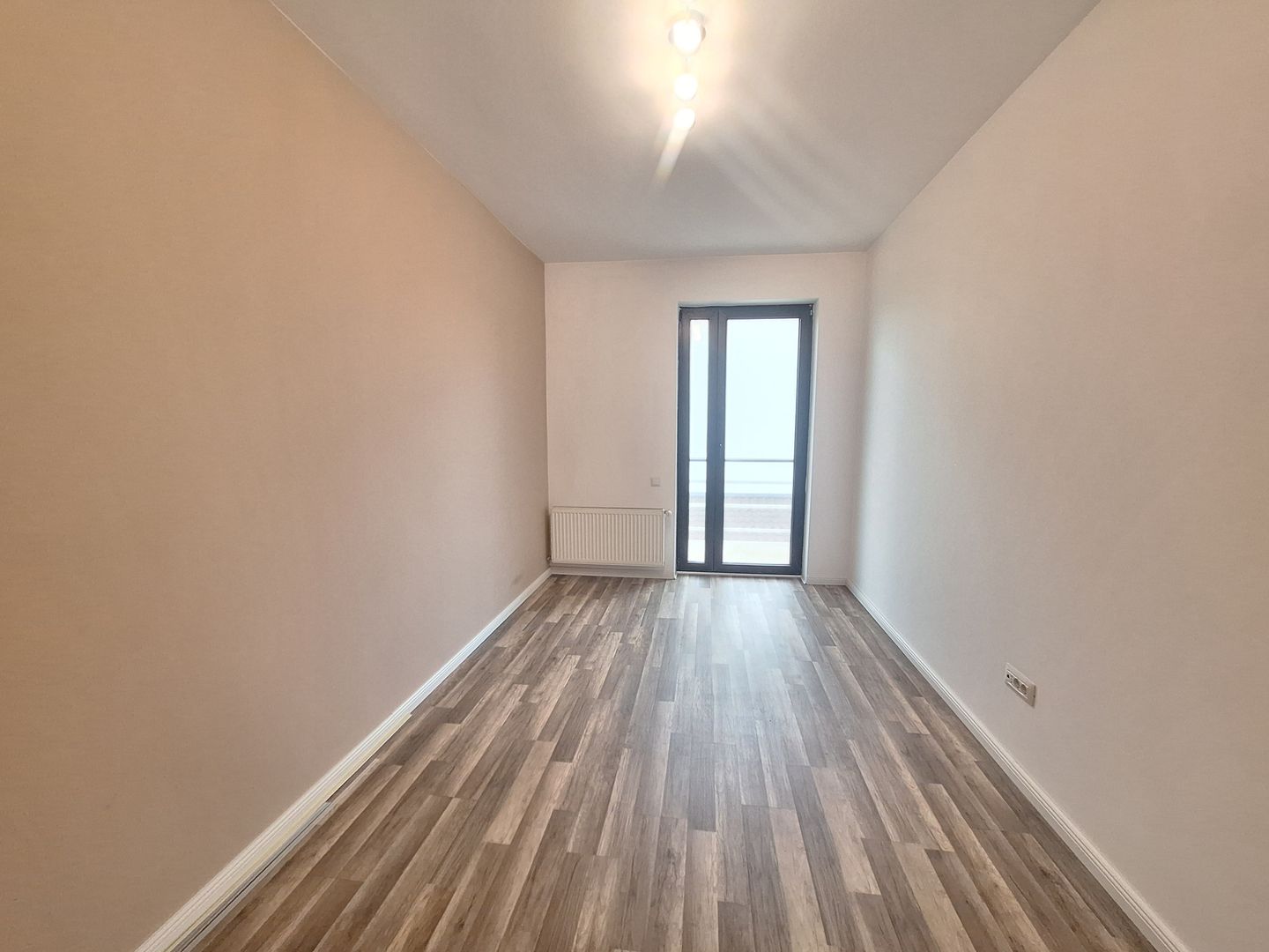 Duplex 4 cam 3 bai parcare&curte Prelungirea Ghence str. Maracineni - Poză 7