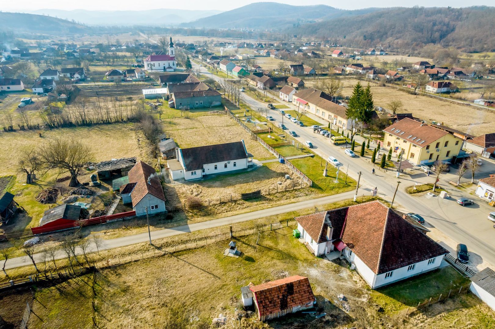 Casă cu 5 camere în Petriș - Poză 6