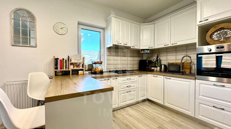 Casa Triplex de vanzare in Selimbar | Zona Exclusivista De Case - Poză 1