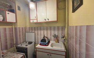 Garsonieră/ Etajul 2/ Balcon închis/ Strada Gh. Doja - Poză 3