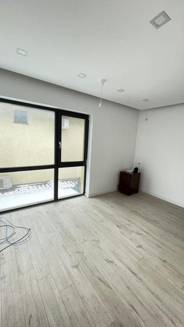 VILA DE INCHIRIAT PARCARE   BIROURI ZONA  PIPERA - Poză 10