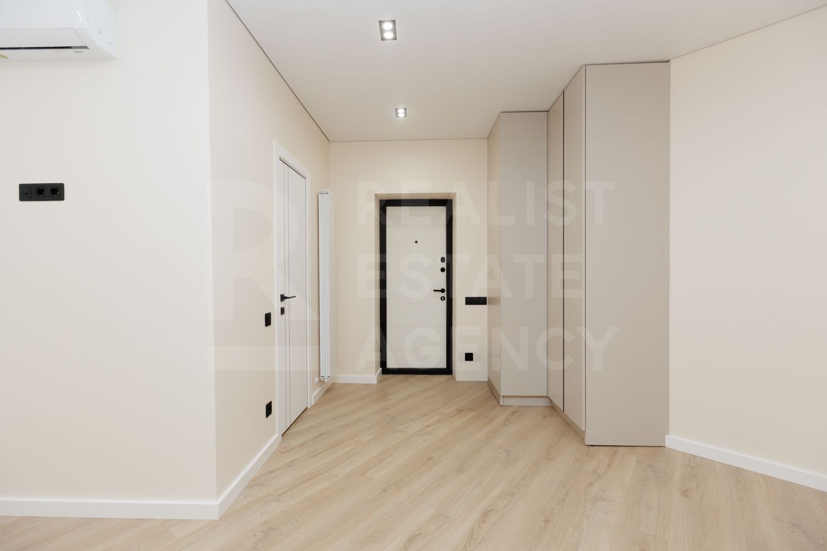 Vânzare apartament 2 camere,strada Alba Iulia, Buiucani. - Poză 4