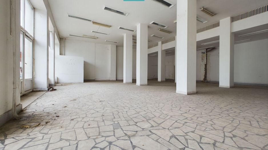 Spațiu comercial 338 mp pe Bulevardul Revoluției - Poză 3