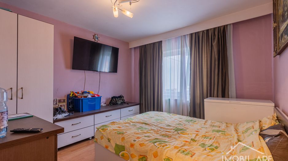 Apartament cu 3 camere de vânzare - Poză 5