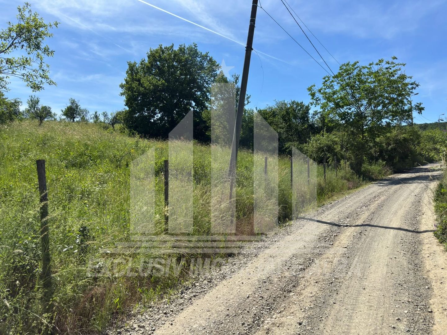 Teren intravilan | 1654 mp | 21 ml deschidere | Seigau - Poză 1