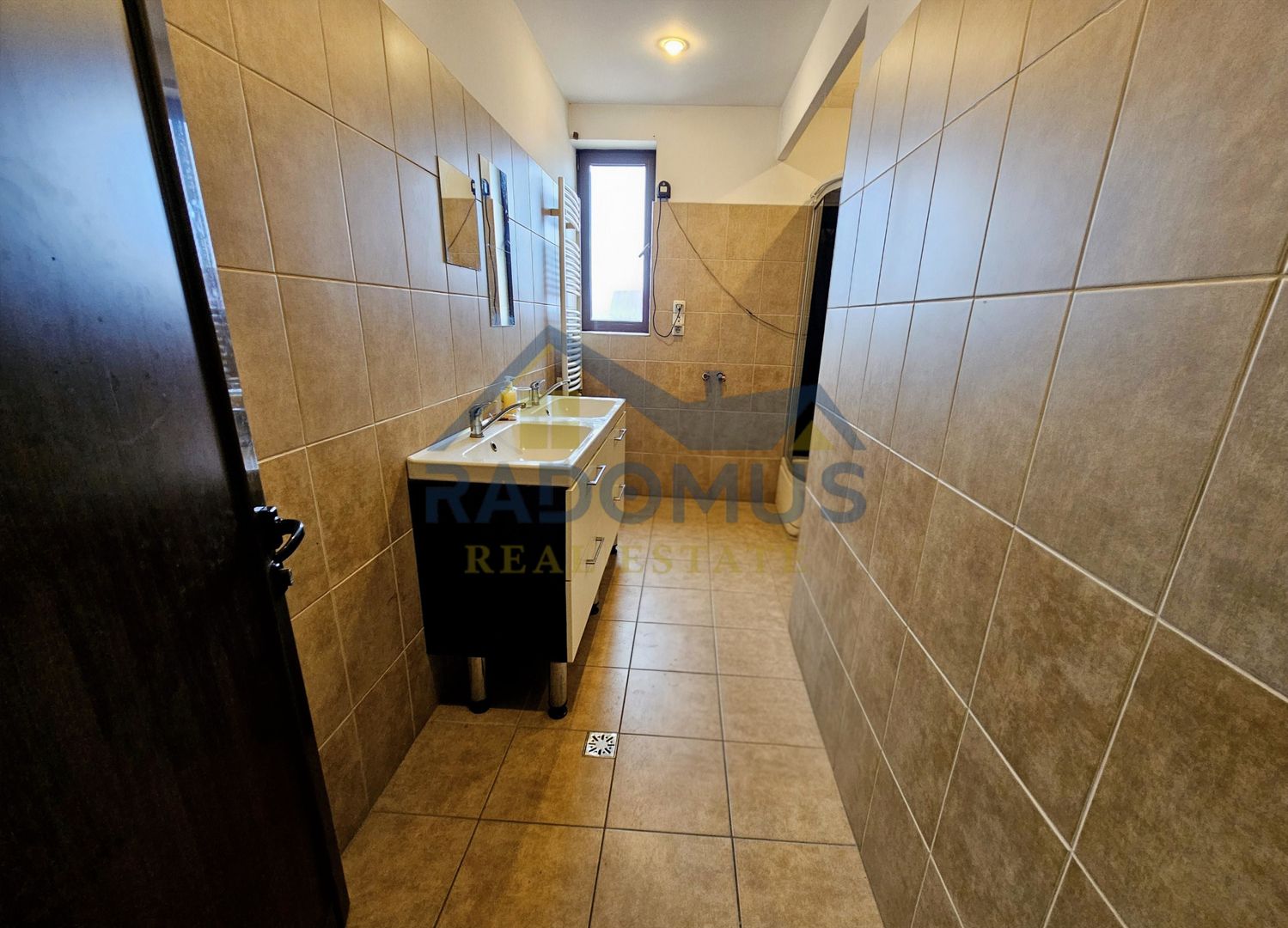 Vilă spațioasă, central, ideală pentru activități comerciale/birouri - Poză 22