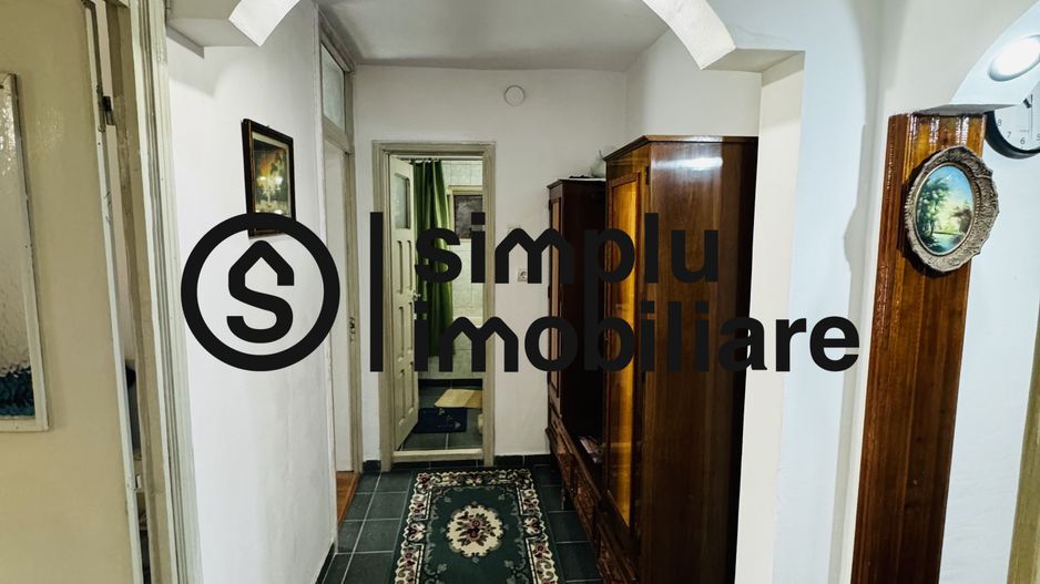 3 decomandate, centrala, 1 Mai - 110 000 Euro - Poză 22