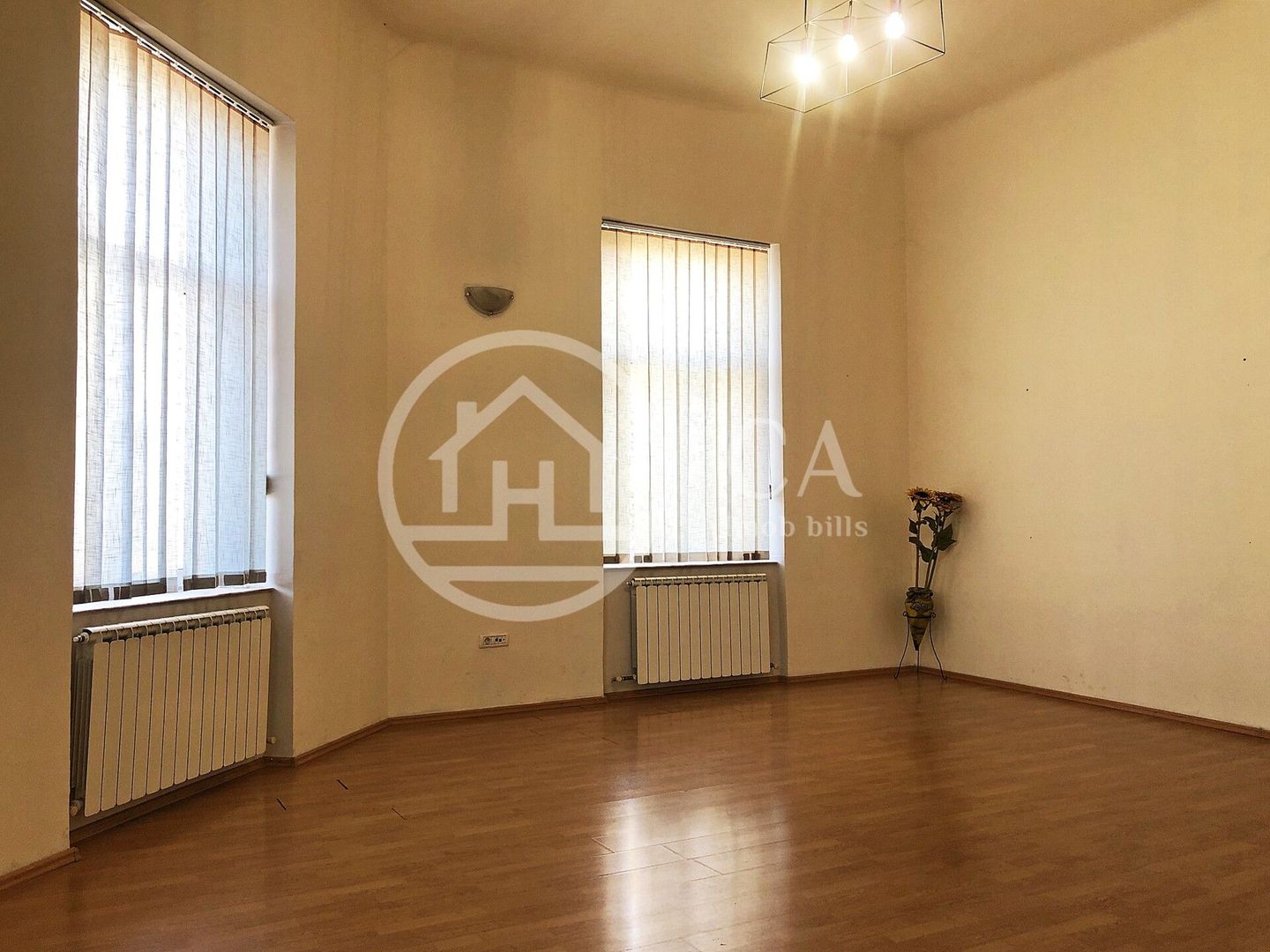 Apartament cu 3 camere de inchiriat in zona Ultracentrala, Oradea - Poză 1