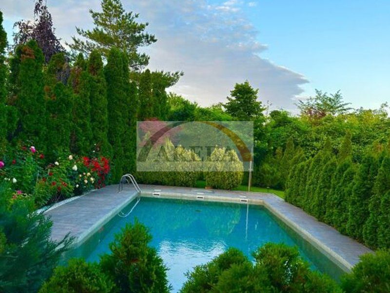 Vila lux de vanzare in cel mai dorit complex din Erou Iancu Nicolae-locatie rara - Poză 43