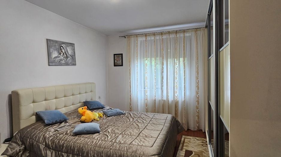 Casa- Str Tismana, zona Spitalul nr 1 - Poză 6