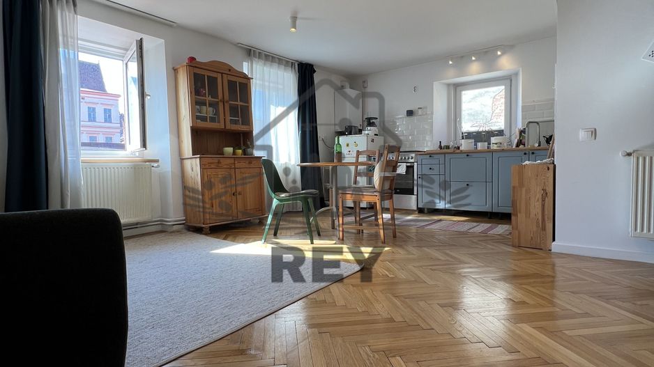 Apartament central – luminos și primitor | 2 dormitoare + living cu bucătărie - Poză 2