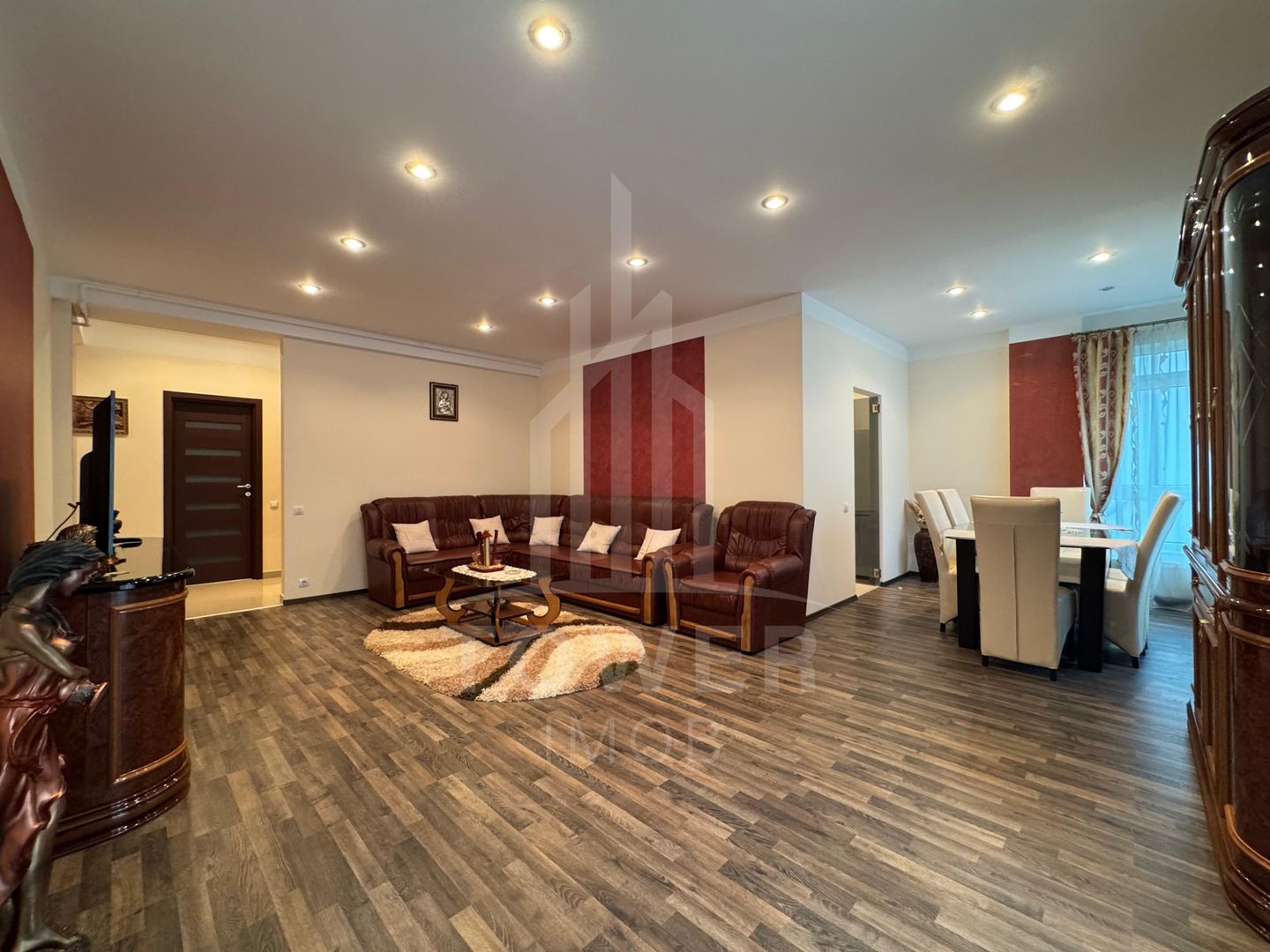 Apartament de închiriat 3 camere, 100 m², decomandat, zona Ștrand - Poză 1