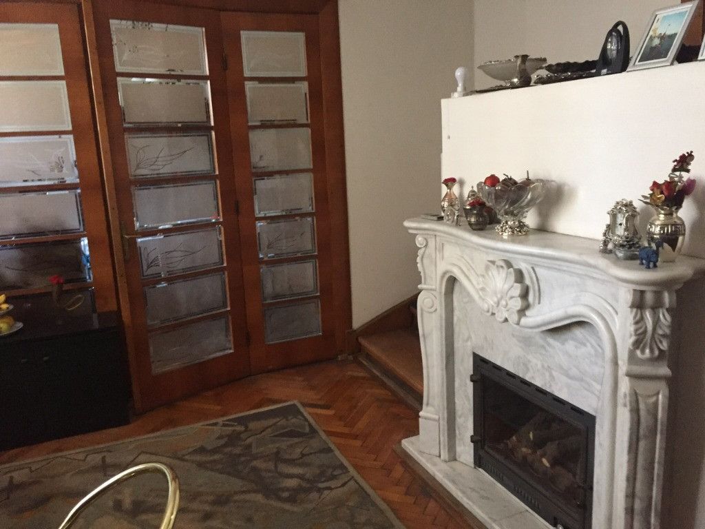 Vila - central in vecinatatea Palatului Parlamentului - Poză 1