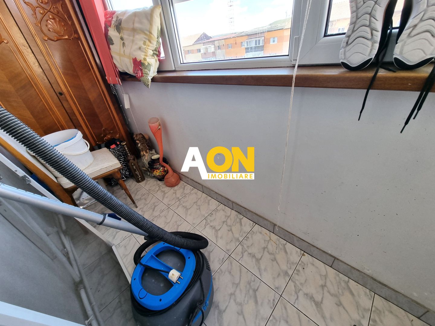De inchiriat apartament 3 camere, zona Piata, Cetate - Poză 13