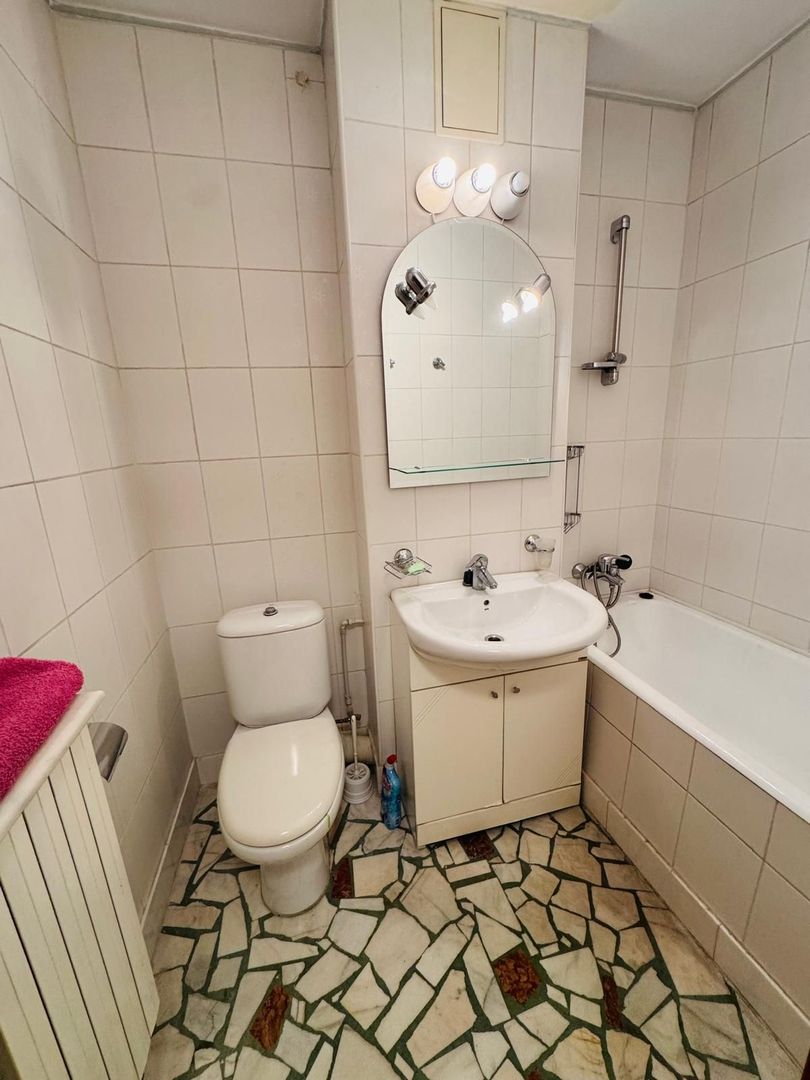 Apartament cu 3 camere de vanzare Drumul Taberei - Poză 8