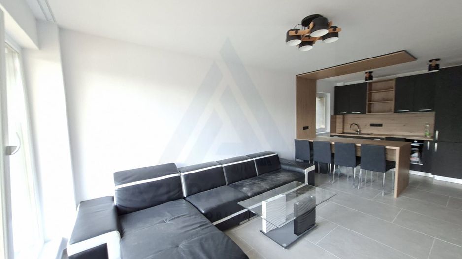 Apartament premium 49.7 mp utili 2 camere si curte 50 mp in Da Vinci - Poză 3