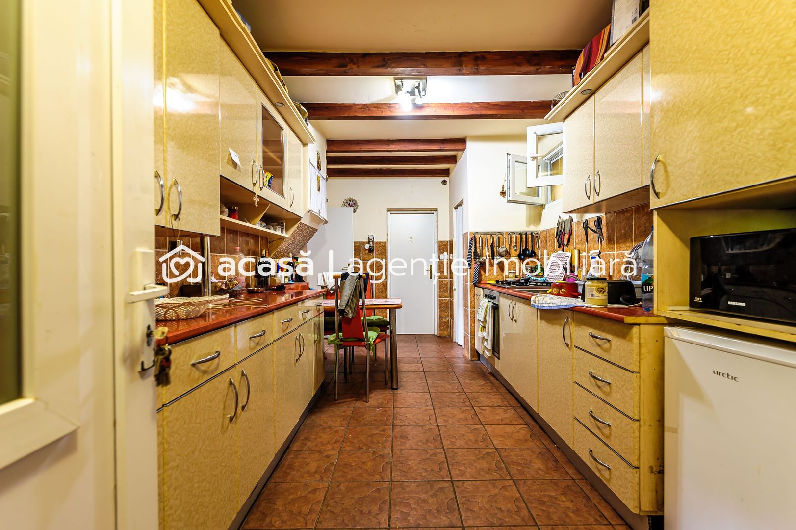 PROPRIETATE VÂNDUTĂ Casă conac cu 15.000 mp deal împădurit la Barațca, - Poză 6
