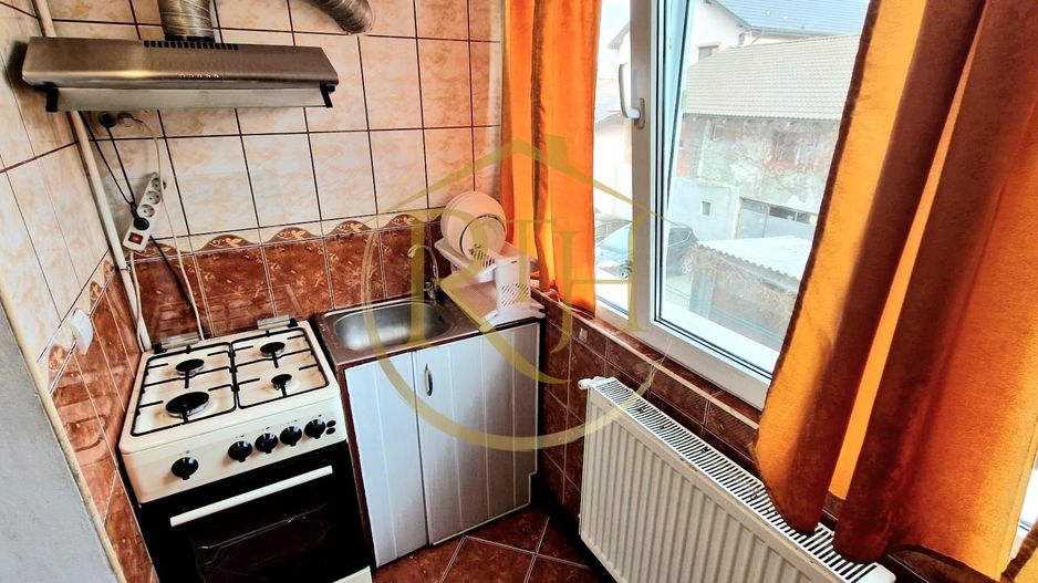 Ofer spre închiriere apartament 3 camere,2 bai, zona Lipovei, 400 euro/lună. - Poză 14