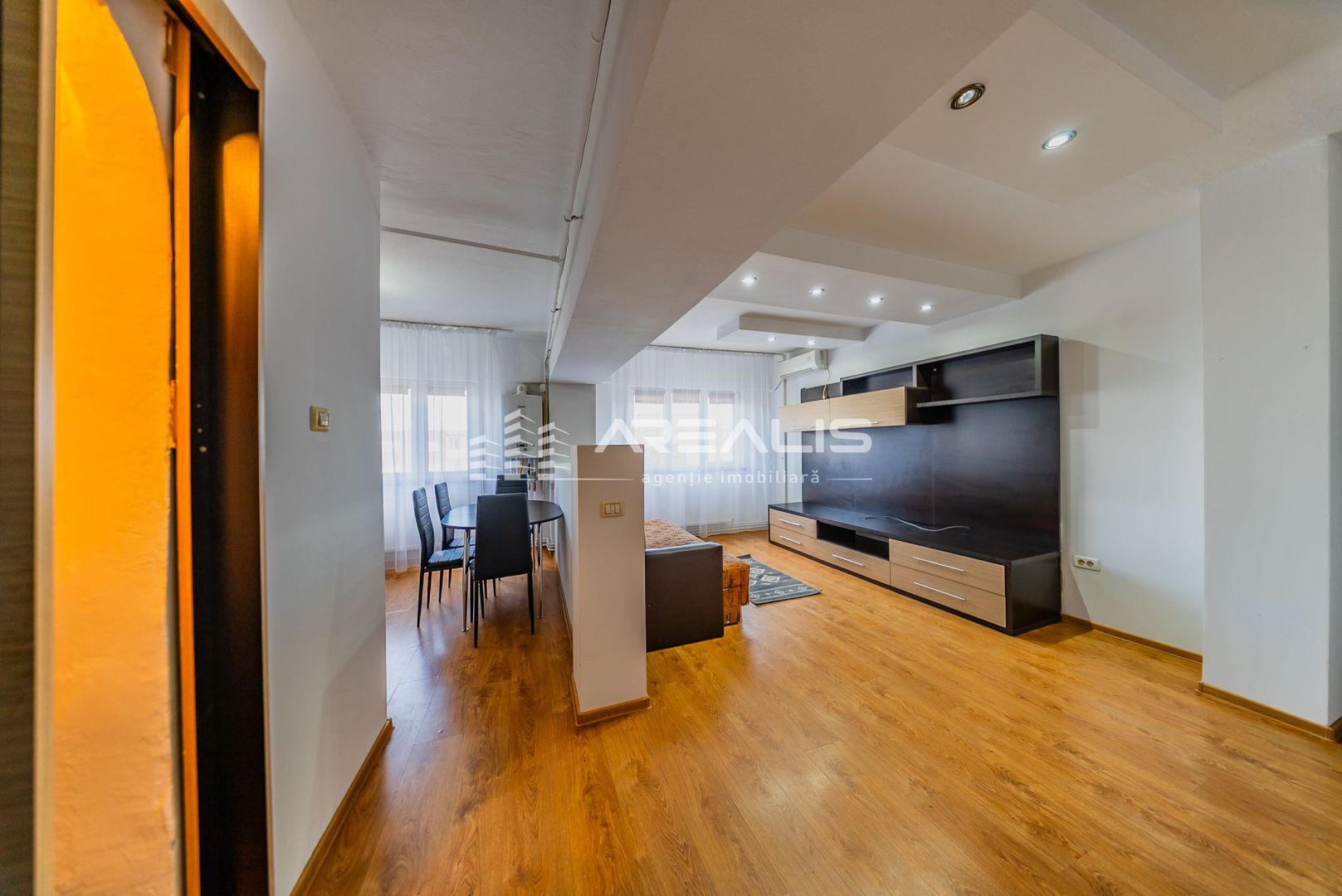 ÎNCHIRIAT!!! Închiriere apartament 3 camere –Micălaca - Poză 2