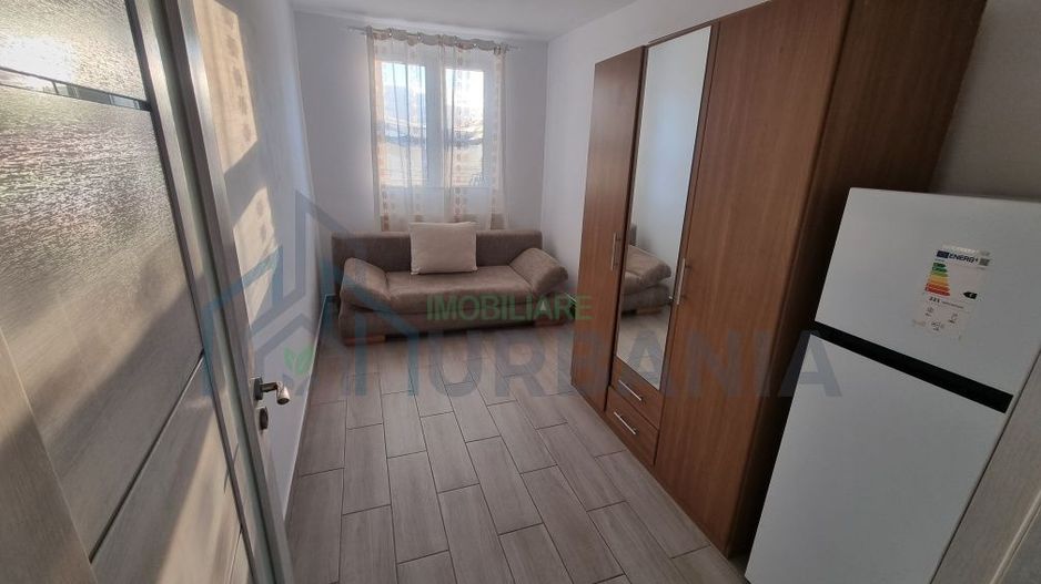 Apartament 3 camere, renovat complet, mobilat și utilat, lângă Colegiul Național „Mihail Sadoveanu” din Pașcani, cu pod pe toată suprafața - Poză 3