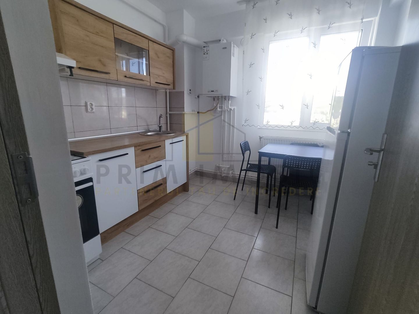 2 Camere Decomandat / Rond Pacurari/ Parcare inclusa - Poză 3