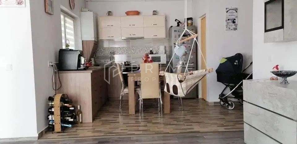 Chirie 2 camere, decomandat, etaj 1, loc de parcare inclus- Unirii - Poză 3