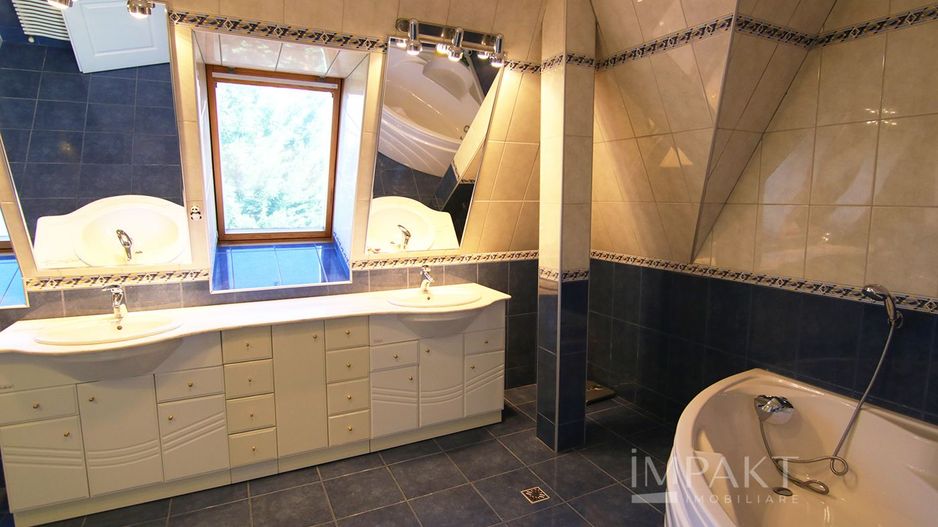 Casa individuala situata la 2 minute de Parcul Engels ! - Poză 16