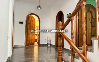 Vila 7 camere D+P+1+M - Gaze - 2 Garaje - 50m de plaja - Ocazie Unică - Poză 11