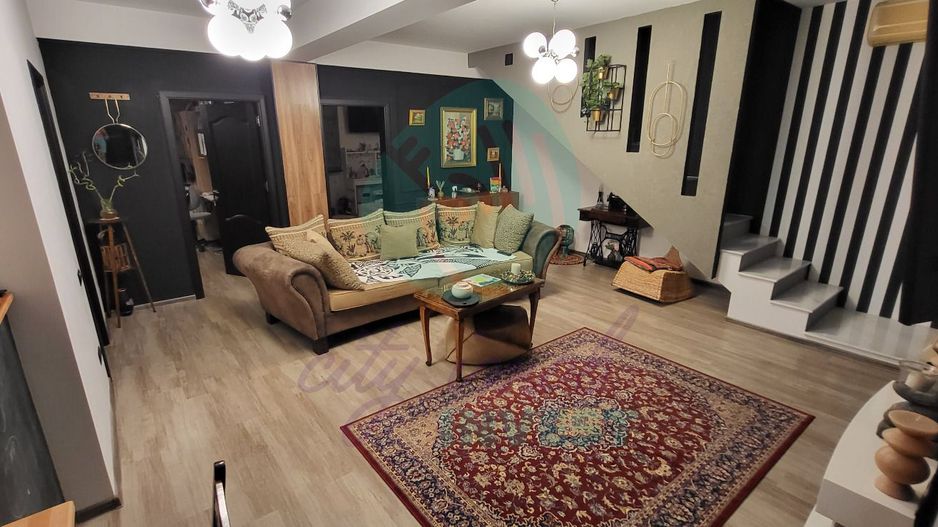 Casa cu teren 329 mp - Poză 1