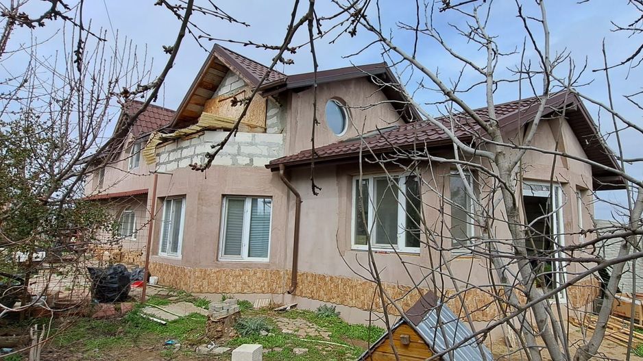 Casa P+M Com Vidra - Poză 1