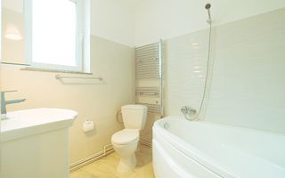 Ultracentral, apartament in casa, pretabil locuit si/sau birouri - Poză 8