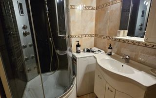 3 camere KFC - Universitate - Poză 7