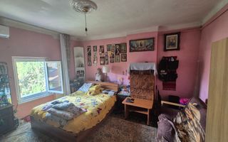 Apartament cu potențial situat pe strada Amzei. - Poză 3