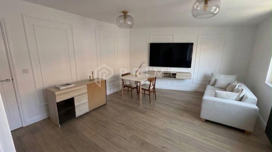 Apartament 2 camere si 2 bai Deosebit , Complet Renovat-zona Centrala - Poză 1