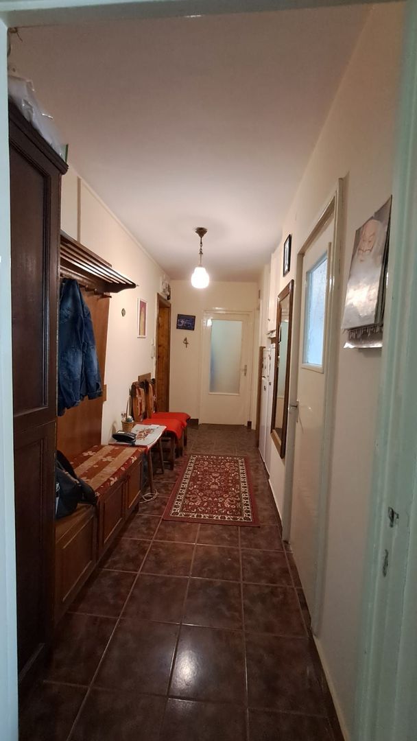Apartament cu 3 camere, parter inalt, zona Sovata-malul Crisului - Poză 12
